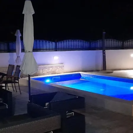 Lavanda Villa *